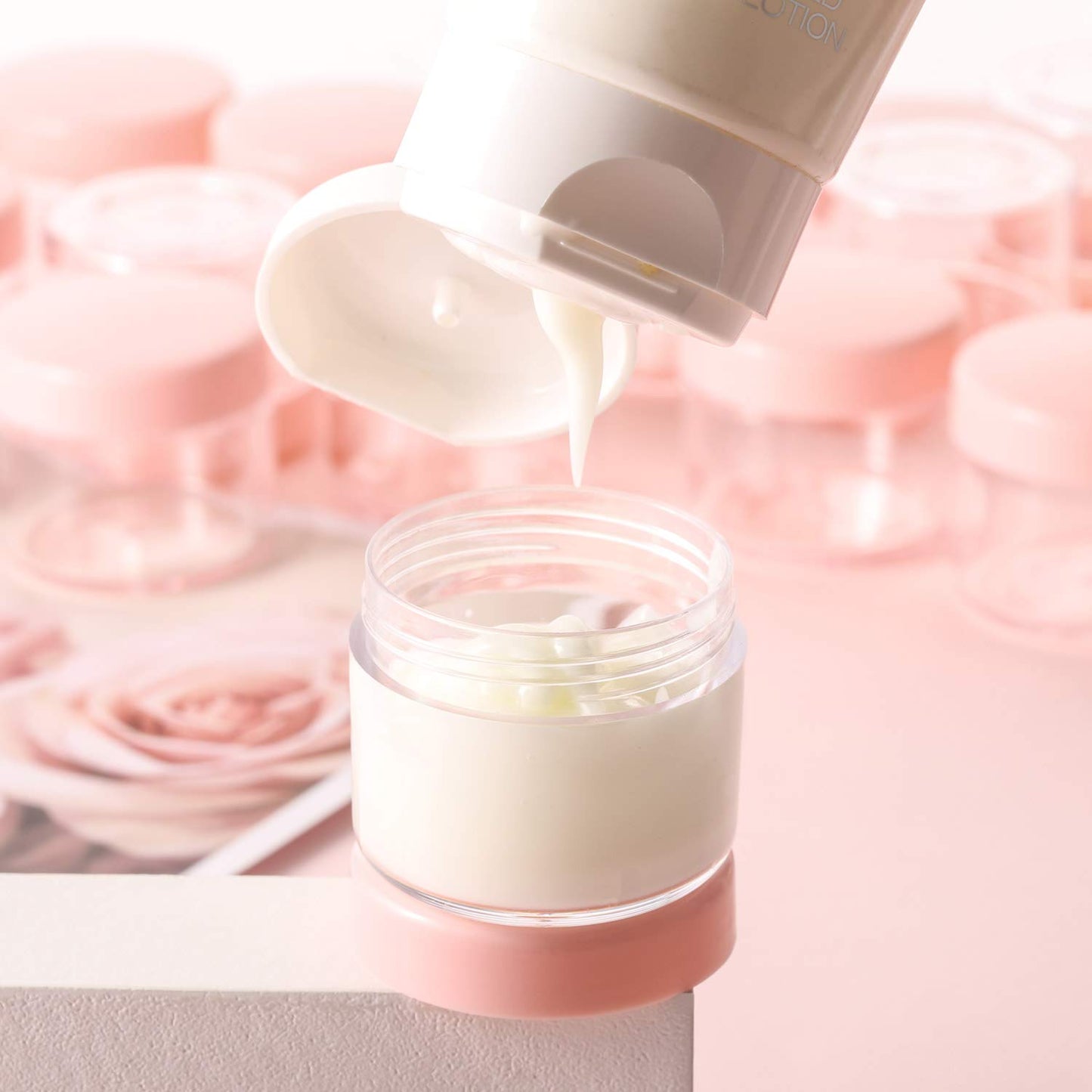 100 Count 20g Sample Containers with Lids,Refillable Cosmetic Containers Small Plastic Jars Lip Scrub Container - Pink