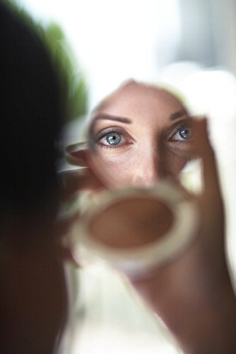 La Bella Donna Compressed Mineral Foundation - Face Powder Makeup Natural Looking Glowing Skin Wrinkle Defying Mattifying Finish Contour Makeup Long Lasting Full Coverage Sun Kissed Tan (Umbria)