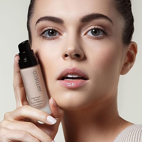 ARTDECO Perfect Teint Foundation - Gentle Ivory N°08 - Lightweight Liquid Formula - Medium to Full Coverage - Without Mask-Like Effect - Conceals Imperfections - Vegan Makeup - Hyaluron - 0.67 Fl Oz