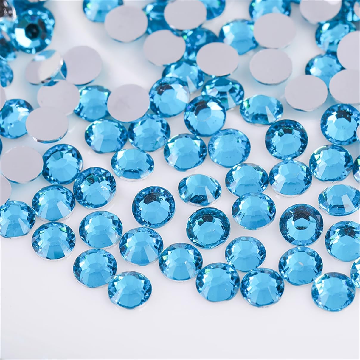 500 Pieces SS30 6mm Flatback Rhinestones Clear Glass Round Gems Crystals for Nail Art DIY Crafts Clothes Shoes Bags （Aqua Blue）