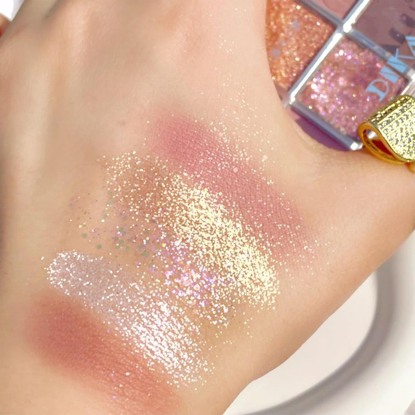 Erinde 10 Color Eyeshadow Palette Makeup - Matte Shimmer Glitter Eye Shadow, Ultra-Blendable, High Pigmented, Naturing-Looking, Neutral Nude Eyeshadow Palette with Professional Brush, Summer Dreamland