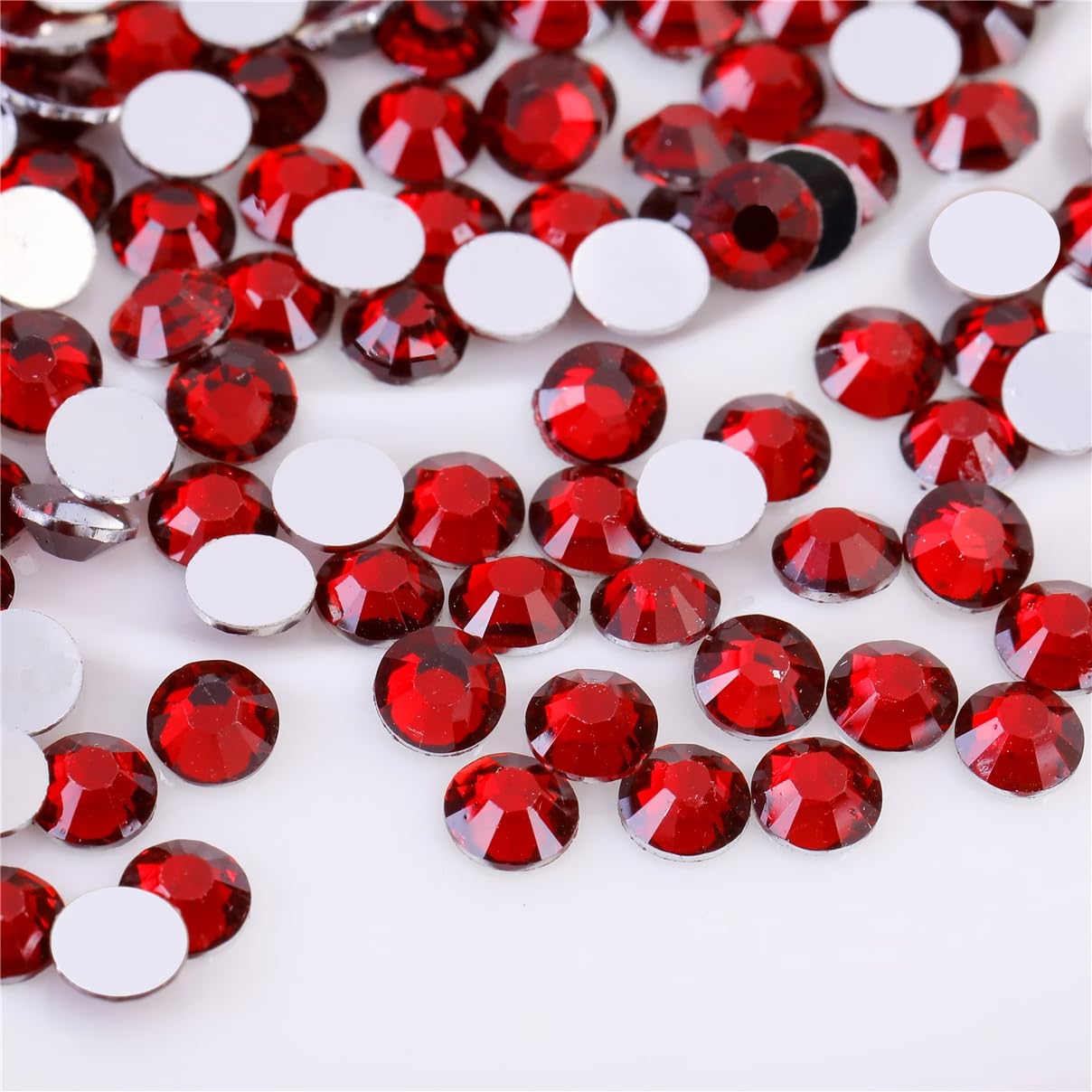1500 Pieces SS16 4mm Flatback Rhinestones Clear Glass Round Gems Crystals for Nail Art DIY Crafts Clothes Shoes Bags （Dark Red）